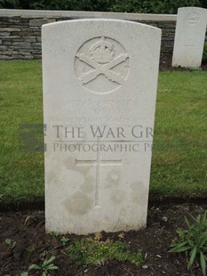 BROWN'S ROAD MILITARY CEMETERY, FESTUBERT - JONES, T